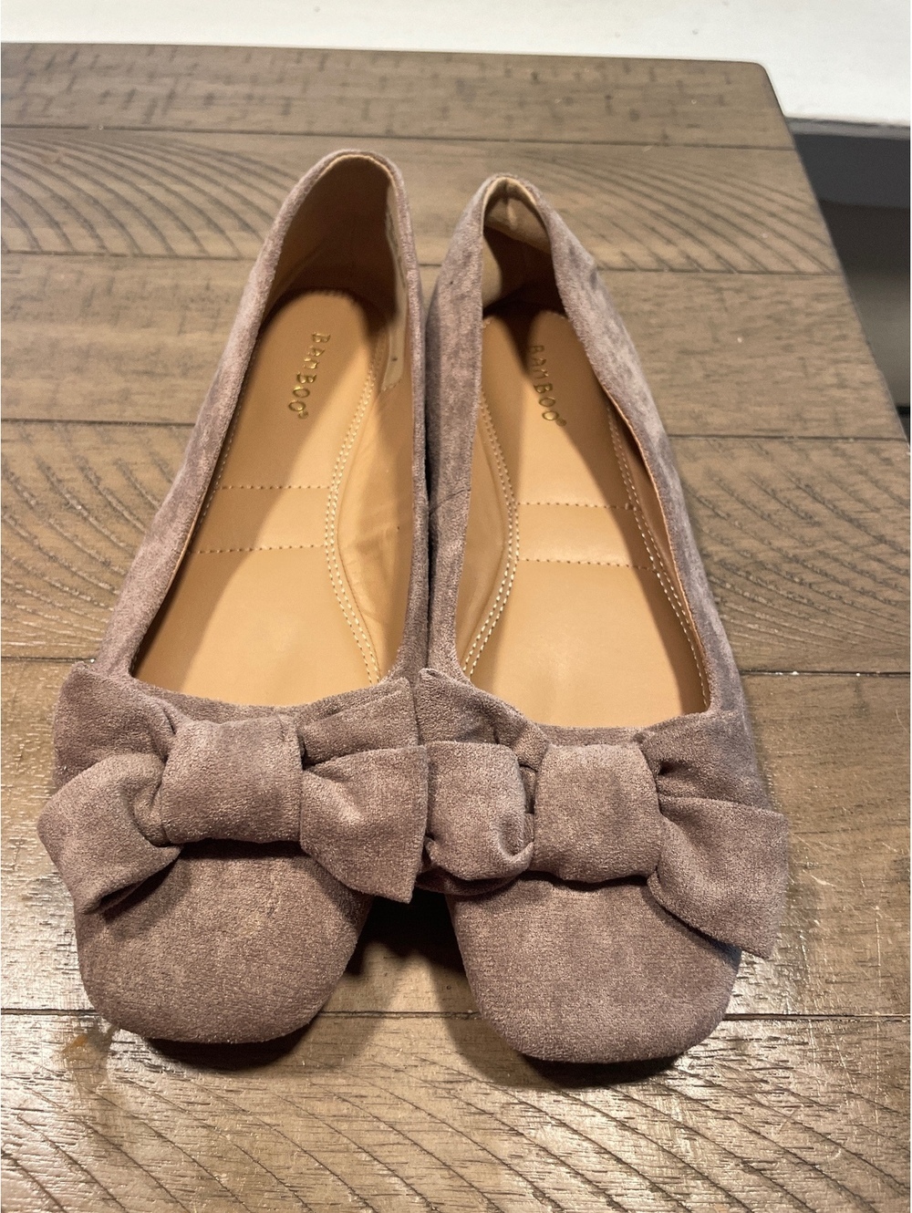 Bamboo Women's Suede Ballet Flats with Bow Accent Size 6.5